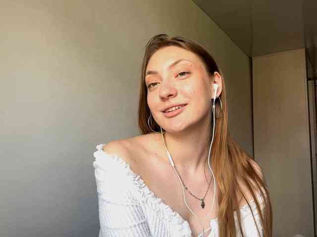 MyrticeDollen webcam