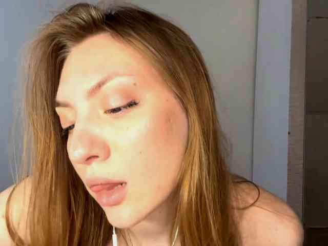 MyrticeDollen webcam