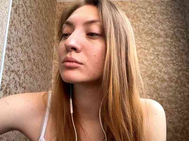MyrticeDollen webcam