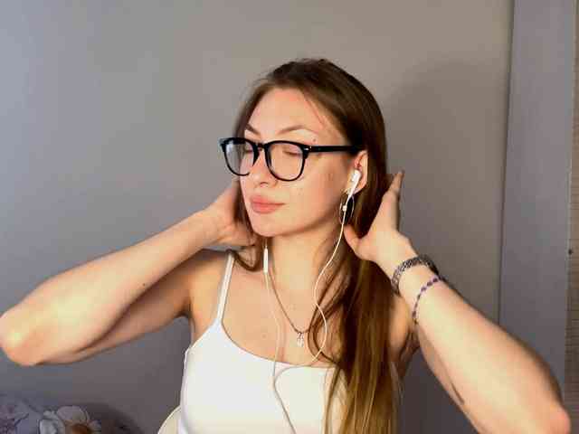 MyrticeDollen webcam
