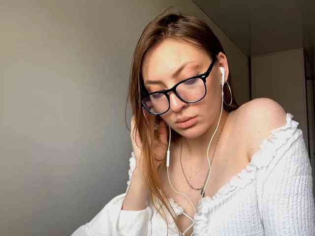 MyrticeDollen webcam
