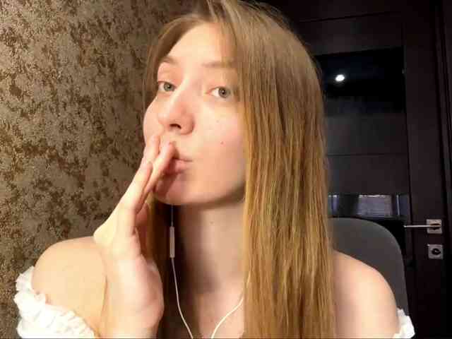 MyrticeDollen webcam