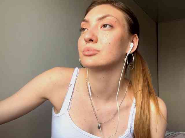MyrticeDollen webcam