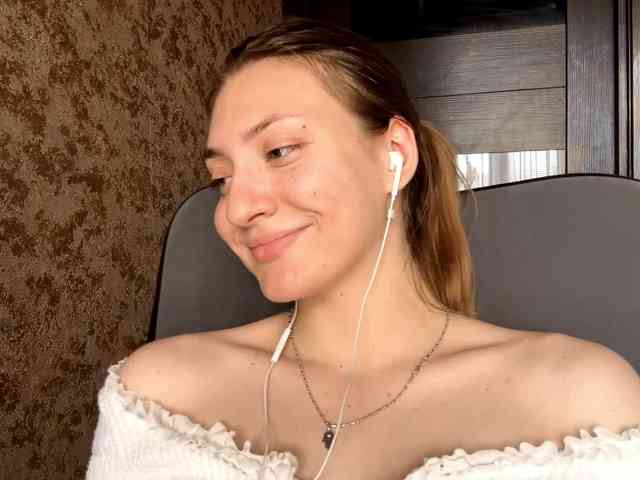 MyrticeDollen webcam