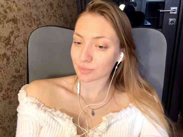 MyrticeDollen webcam