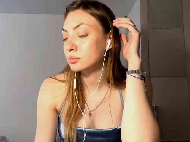 MyrticeDollen webcam