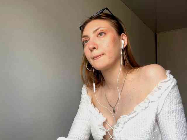 MyrticeDollen webcam