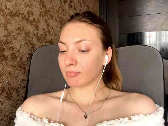 MyrticeDollen webcam