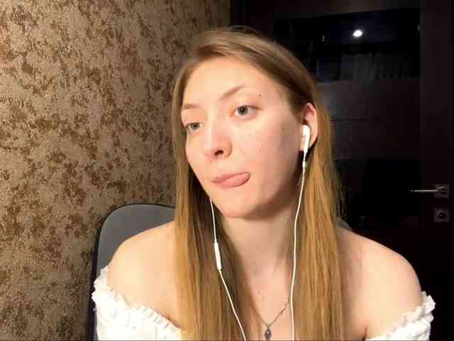 MyrticeDollen webcam
