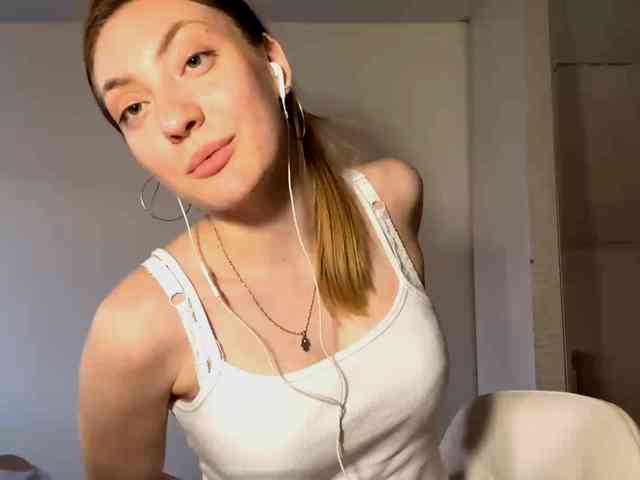 MyrticeDollen webcam