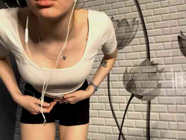 MyrticeDollen webcam