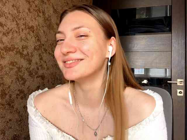 MyrticeDollen webcam