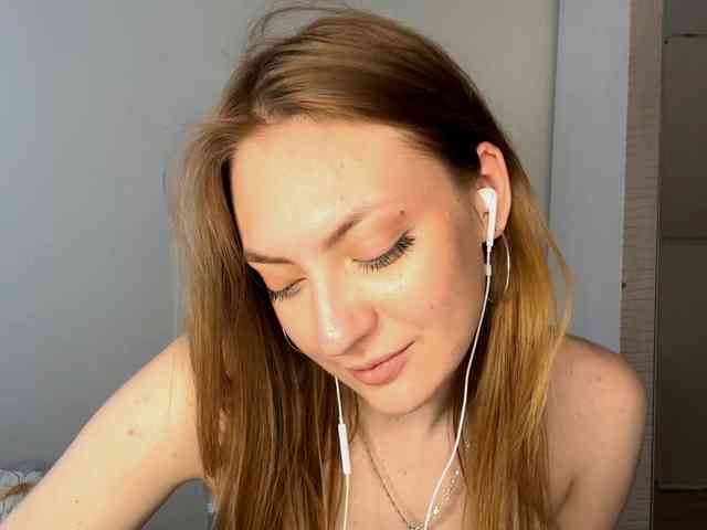 MyrticeDollen webcam
