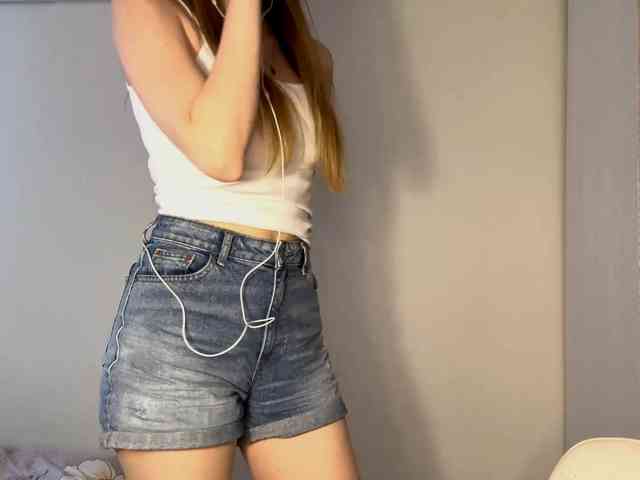 MyrticeDollen webcam