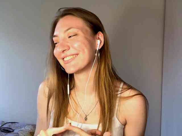 MyrticeDollen webcam