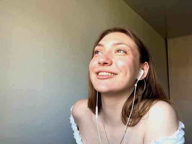 MyrticeDollen webcam