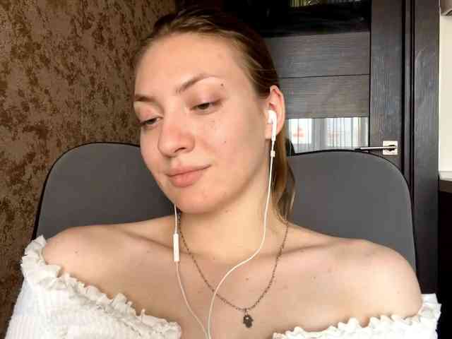 MyrticeDollen webcam