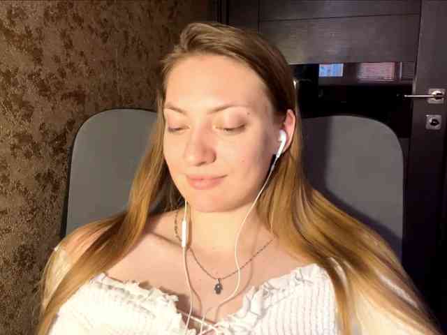 MyrticeDollen webcam