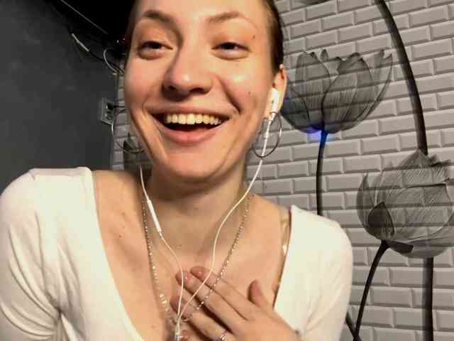 MyrticeDollen webcam