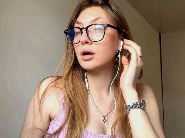 MyrticeDollen webcam