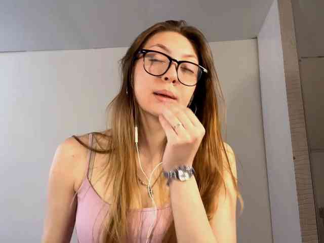 MyrticeDollen webcam
