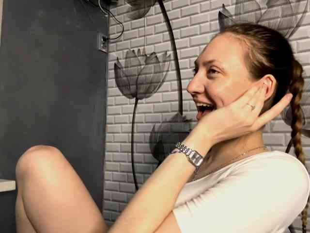 MyrticeDollen webcam