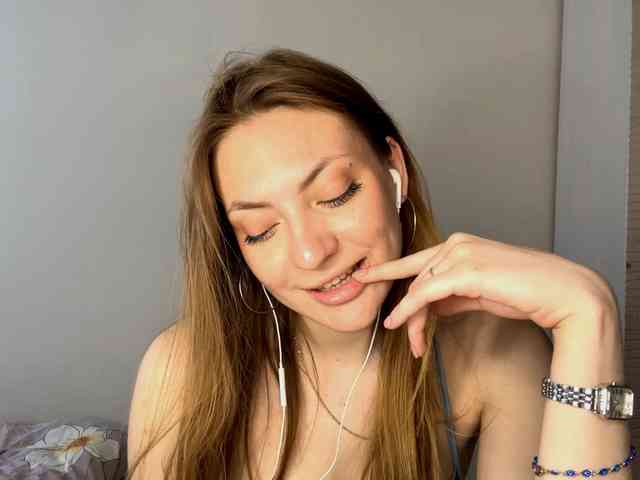 MyrticeDollen webcam
