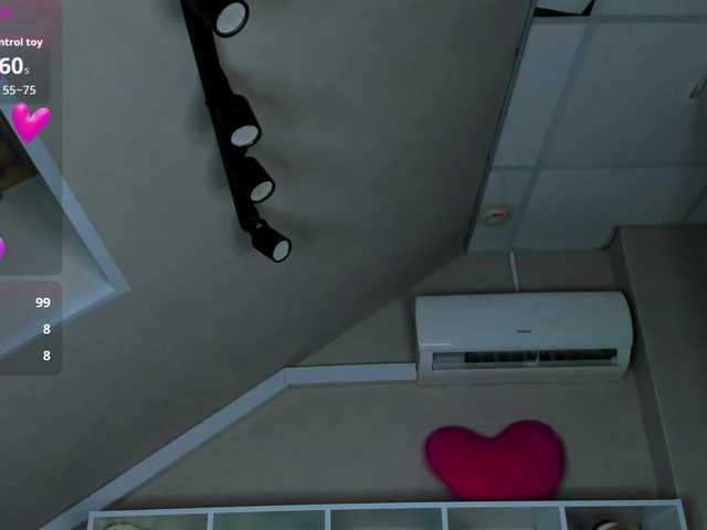 EricaElliott live cam on BongaCams