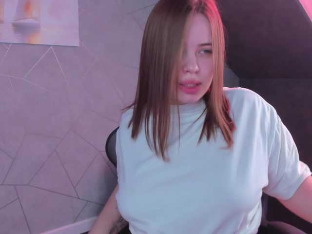 EricaElliott live cam on BongaCams