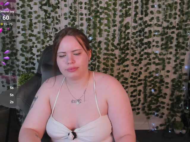 EricaElliott live cam on BongaCams