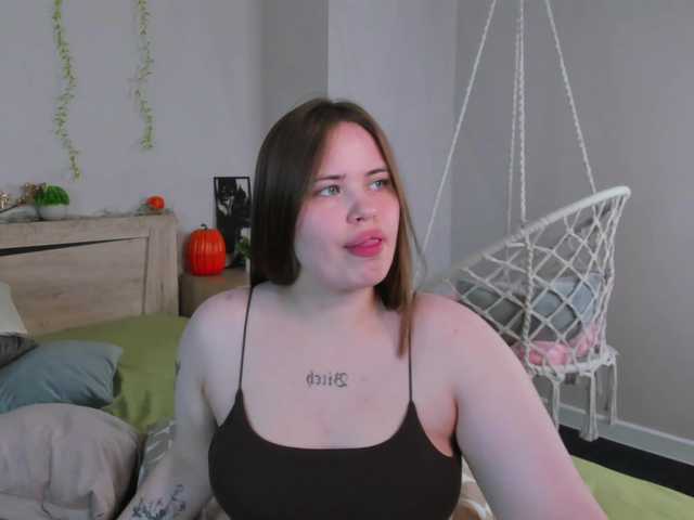 EricaElliott live cam on BongaCams