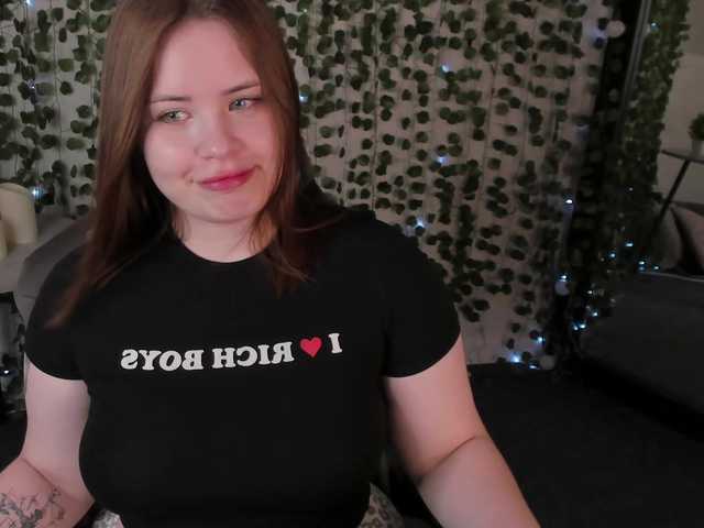 EricaElliott live cam on BongaCams