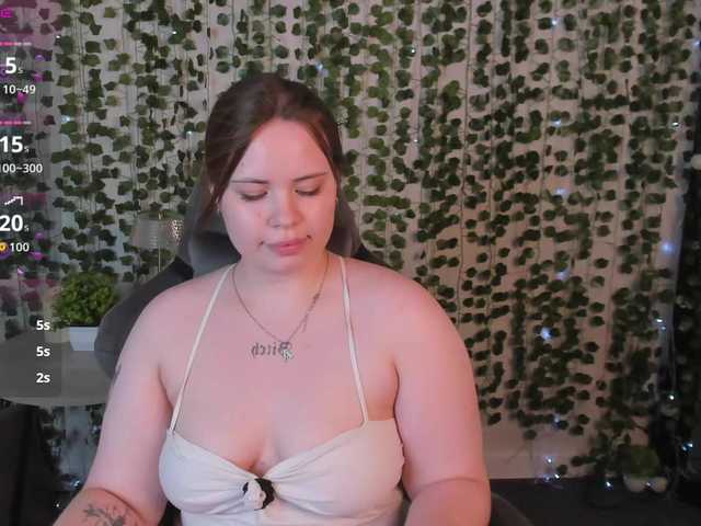 EricaElliott live cam on BongaCams