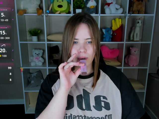 EricaElliott live cam on BongaCams