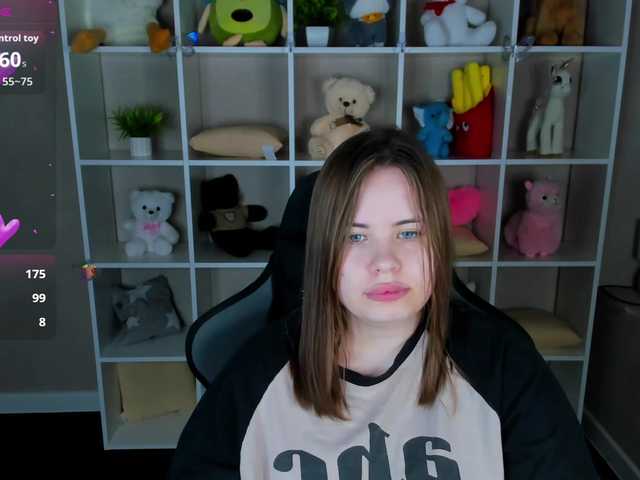 EricaElliott live cam on BongaCams