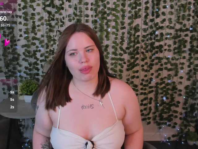 EricaElliott live cam on BongaCams