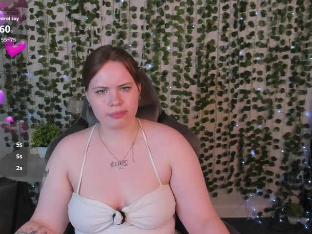 EricaElliott live cam on BongaCams