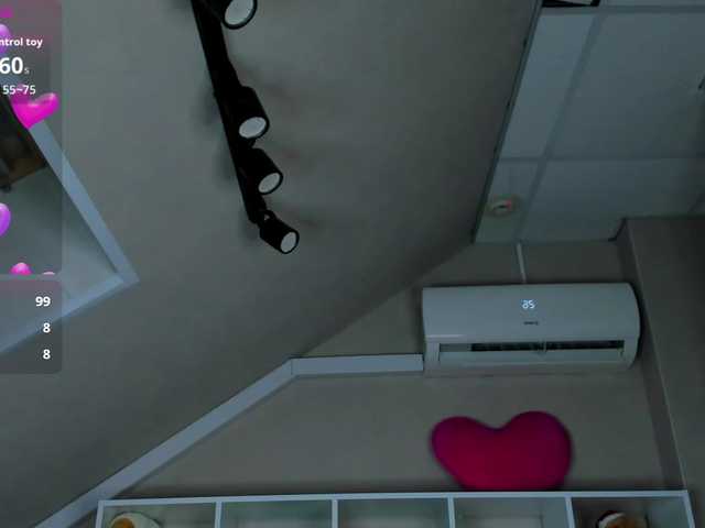 EricaElliott live cam on BongaCams
