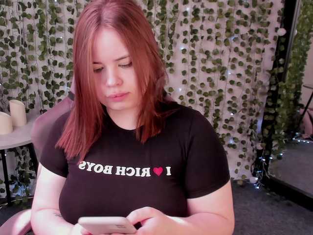 EricaElliott live cam on BongaCams