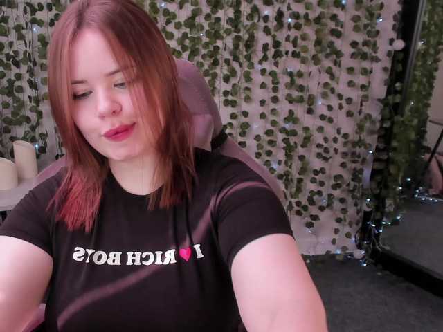 EricaElliott live cam on BongaCams