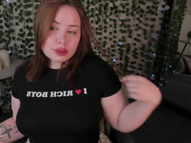 EricaElliott live cam on BongaCams