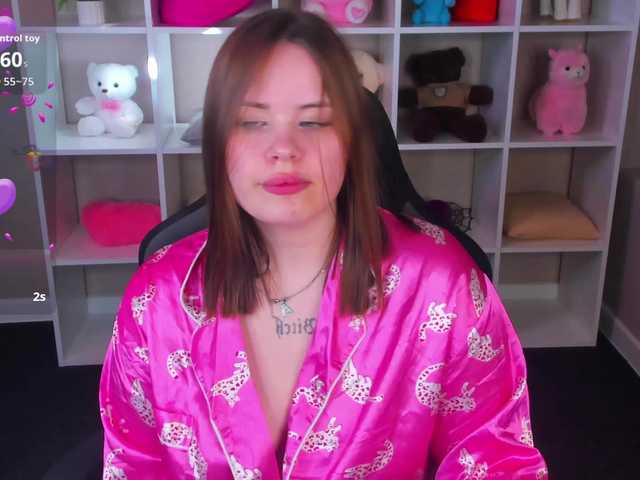 EricaElliott live cam on BongaCams