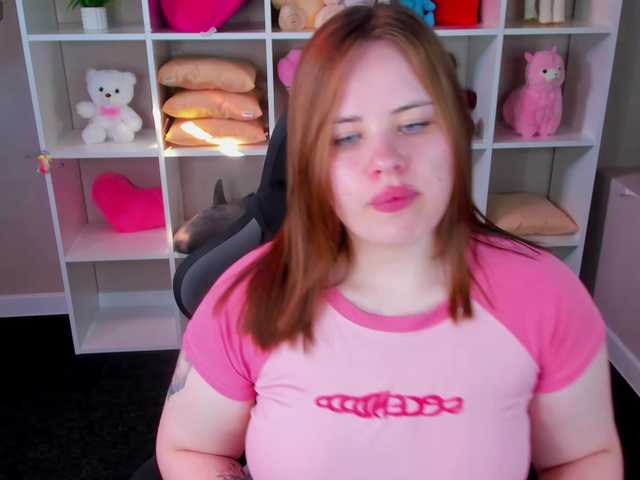 EricaElliott live cam on BongaCams