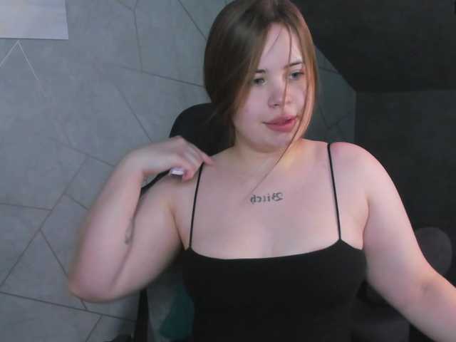 EricaElliott live cam on BongaCams