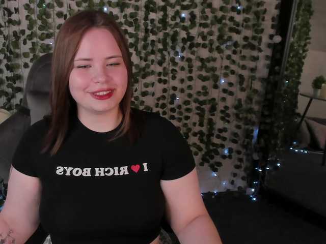 EricaElliott live cam on BongaCams