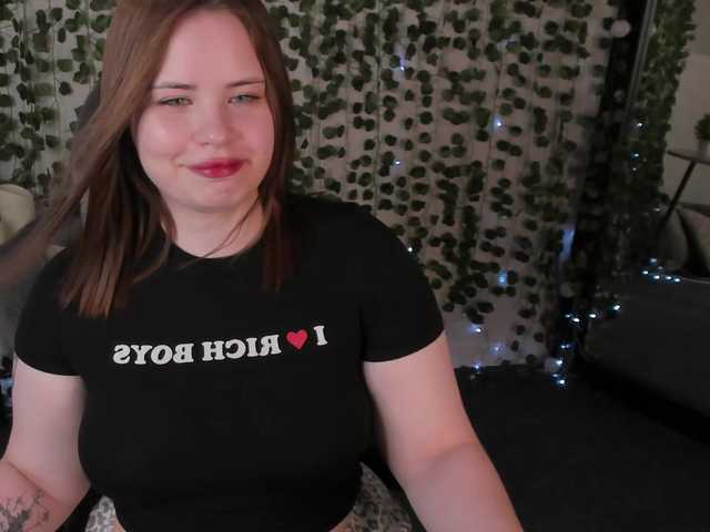 EricaElliott live cam on BongaCams