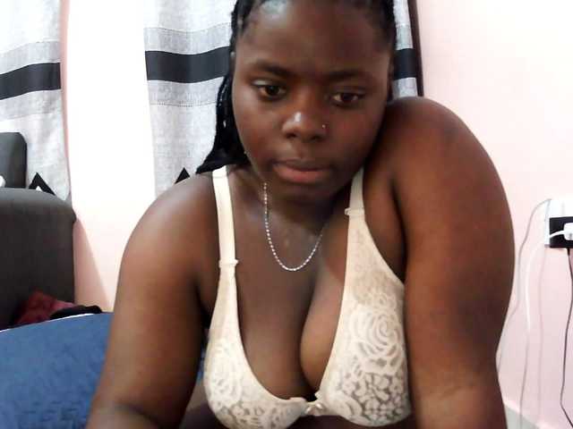 Sexxy-red live cam on BongaCams