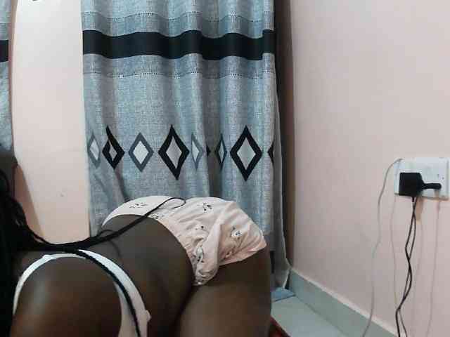 Model: Sexxy-red