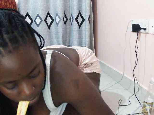 Model: Sexxy-red