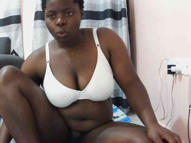 Model: Sexxy-red